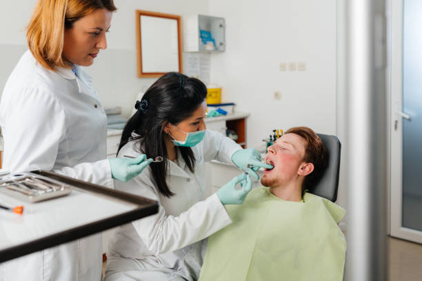Best Dentist for Tooth Abscess  in Uvalde Estates, TX